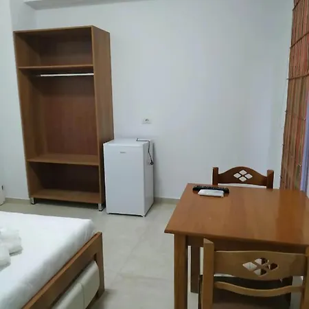 River Bridge Private ゲストハウス ジロカストラ