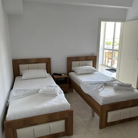 River Bridge Private ゲストハウス 3*