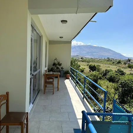 River Bridge Private بيت ضيافة Gjirokastër