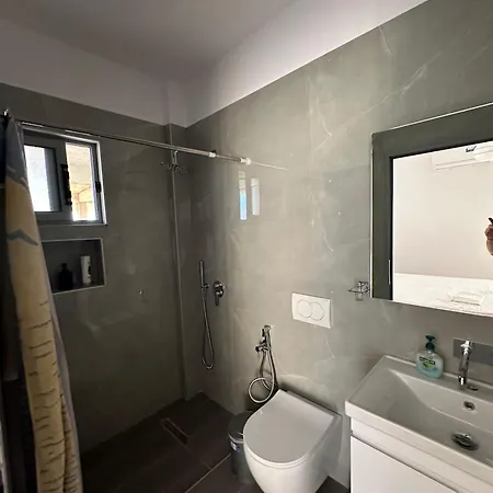 بيت ضيافة River Bridge Private Gjirokastër